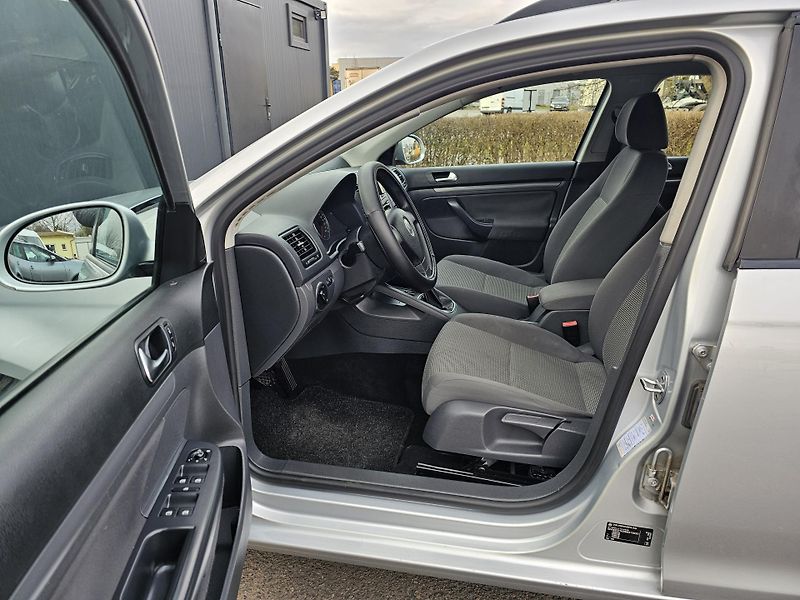 Volkswagen Golf 1.9 TDI 77kW,KLIMA,2x KOLA - fotka 14 z 38