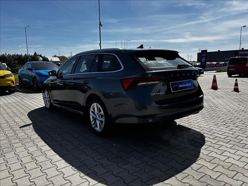 Škoda Octavia 2,0 TDI 110kW DSG Style Combi - fotka 3 z 39