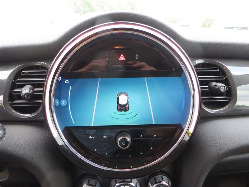Mini Cooper 1,5 100kW CZ DPH Klima,Tempo - fotka 16 z 21