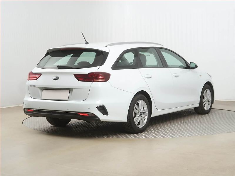 Kia Ceed (2019) 1.0 T-GDI, Serv.kniha - fotka 5 z 14