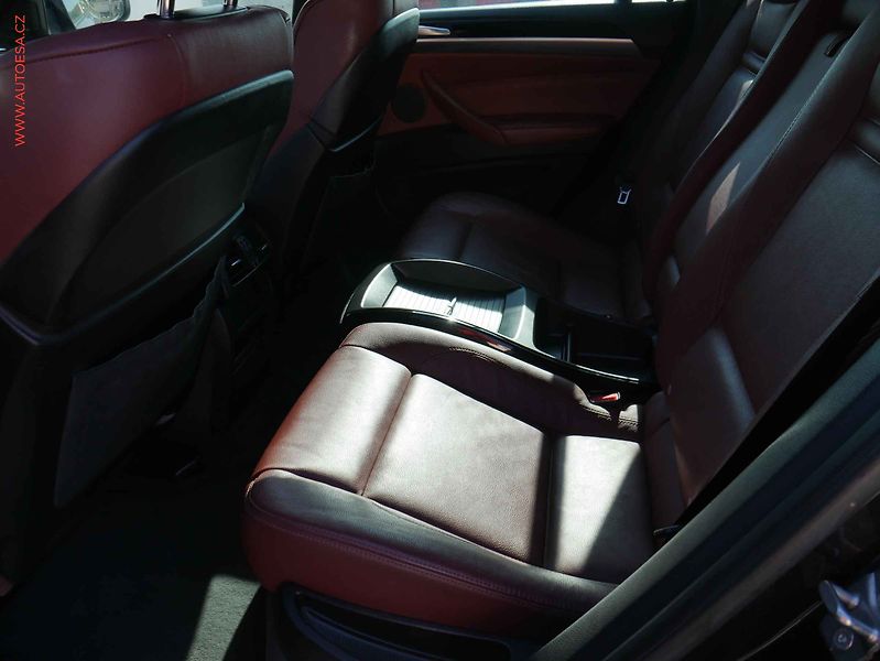 BMW X6 (2011) 3.0D xDrive 30D, AT, bixen - fotka 10 z 23