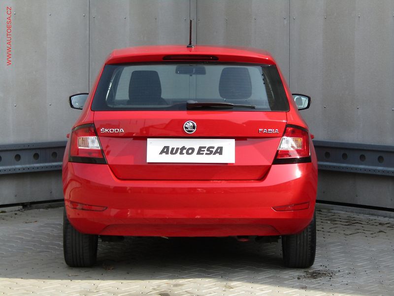 Škoda Fabia (2018) 1.0 TSi, ČR, AC, temp - fotka 5 z 19
