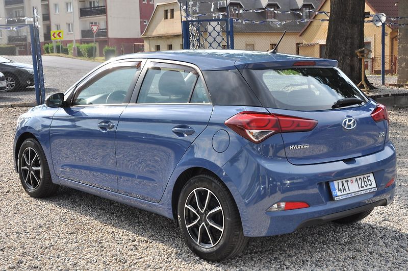 Hyundai i20 1.2i 55kW Klima - fotka 4 z 13
