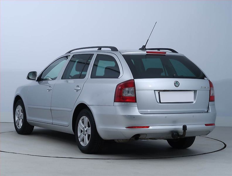 Škoda Octavia (2010) 1.2 TSI, Automat, Serv.kniha - fotka 4 z 17