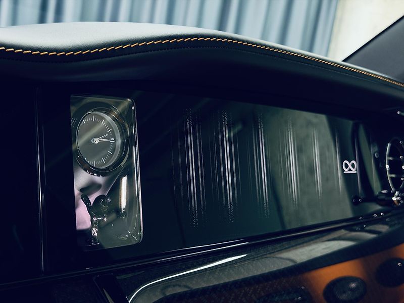 Rolls-Royce Cullinan (2026) Black B SHOOTING STARS BESPOKE - fotka 31 z 45