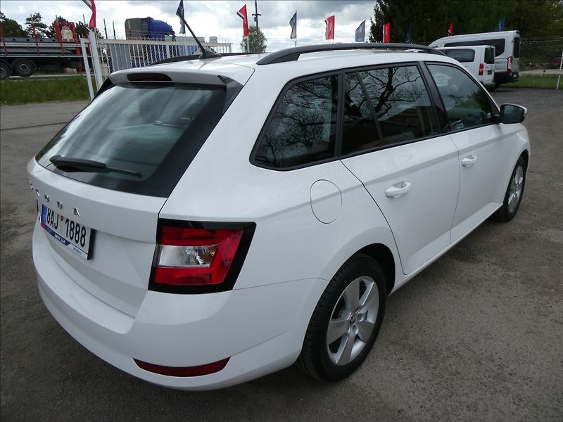 Škoda Fabia 1,0 TSi 81kW 2xkola,DPH,servis - fotka 9 z 43
