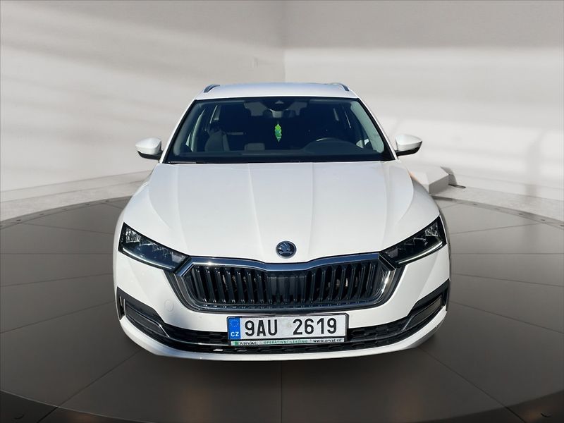 Škoda Octavia 1,5 e-TEC 110 Style AT - fotka 2 z 11