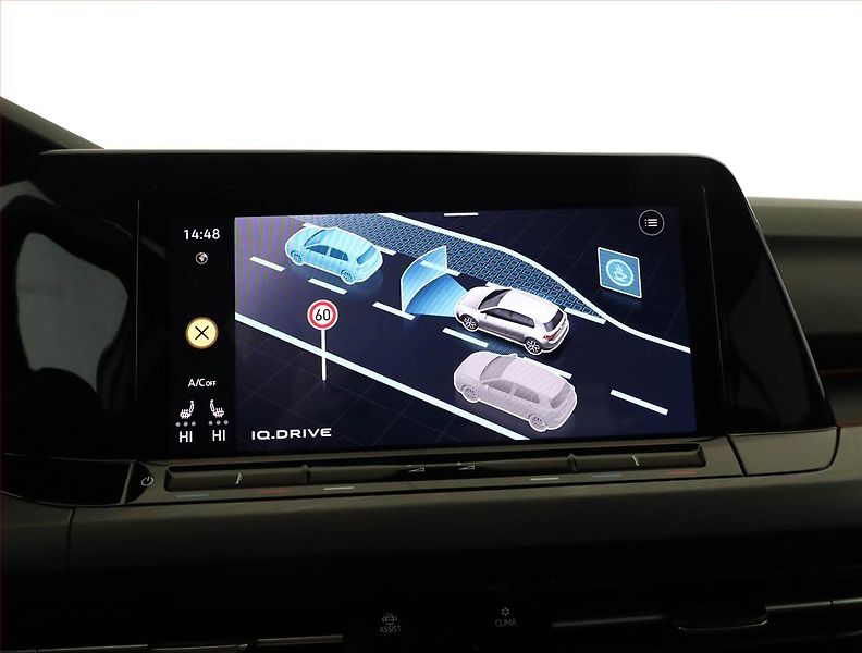 Volkswagen Golf (2024) 1.5 eTSI - fotka 13 z 20