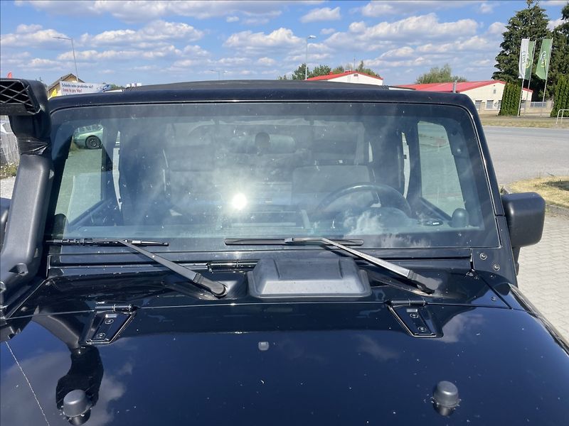 Jeep Wrangler 3,8 V6 UNLIMITED 146kw ARB Har - fotka 24 z 31
