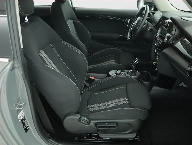 Mini Ostatní (2020) Cooper SE 32 kWh, SoH 95% - fotka 9 z 17