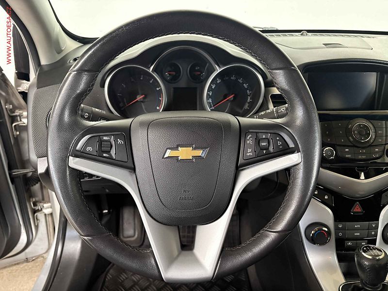 Chevrolet Cruze (2013) 1.4i, Navi, autoAC - fotka 14 z 14