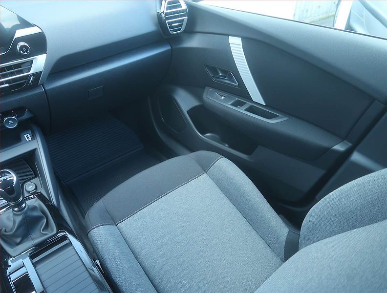 Citroën C4 X (2024) 1.2 PureTech, Serv.kniha - fotka 8 z 16