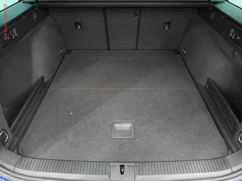 Volkswagen Passat (2019) 2.0 TSI, ČR, R-Line, DSG - fotka 7 z 23