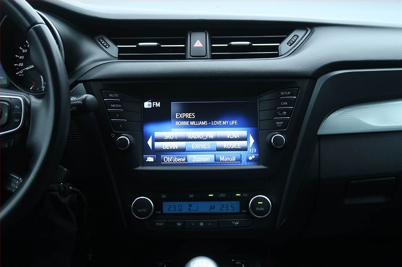 Toyota Avensis (2016) 2.0 D-4D, Serv.kniha, Navi - fotka 10 z 18