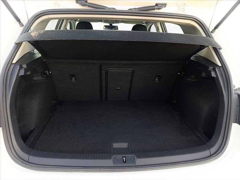 Volkswagen Golf 1,5 TGi  DSG Aut.klima ACC - fotka 9 z 33