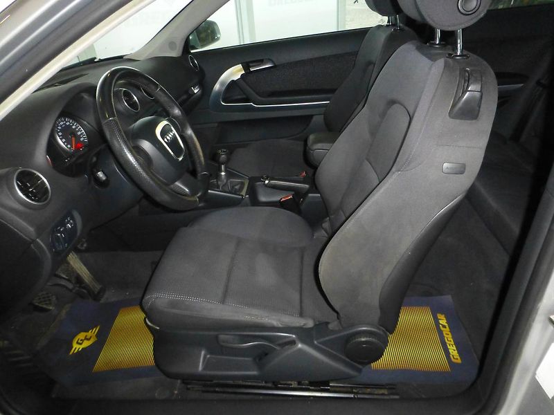 Audi A3 (2008) 2,0TDI*QUATTRO**ALU KOLA**DIGI - fotka 10 z 20