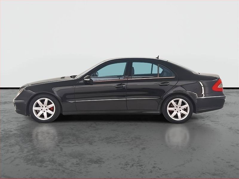 Mercedes-Benz Třídy E (2007) Avantgarde E 320 CDI , Automat - fotka 3 z 22
