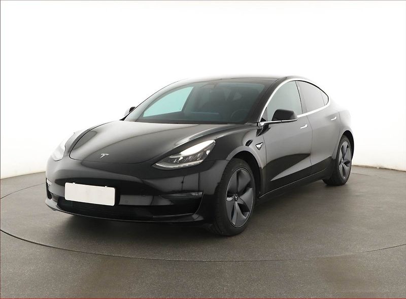 Tesla Model 3 (2019) Long Range 4WD 78kWh, SoH 82% - fotka 2 z 20