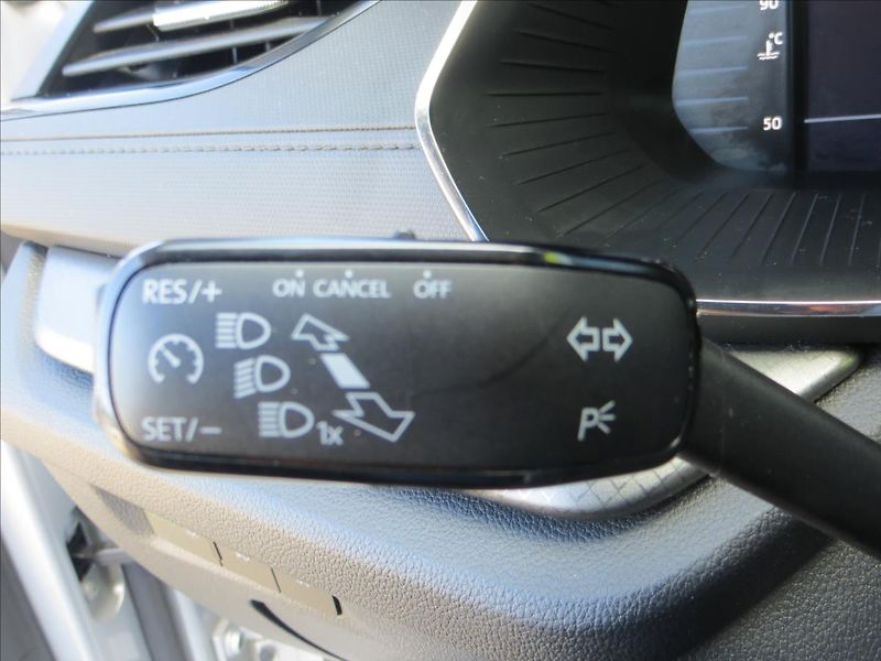 Škoda Octavia 2,0 TDI Ambition Combi ČR - fotka 18 z 24
