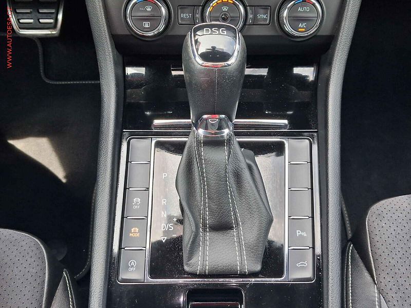 Škoda Superb (2017) 2.0 TDi, ČR, SportLine, DSG - fotka 22 z 29