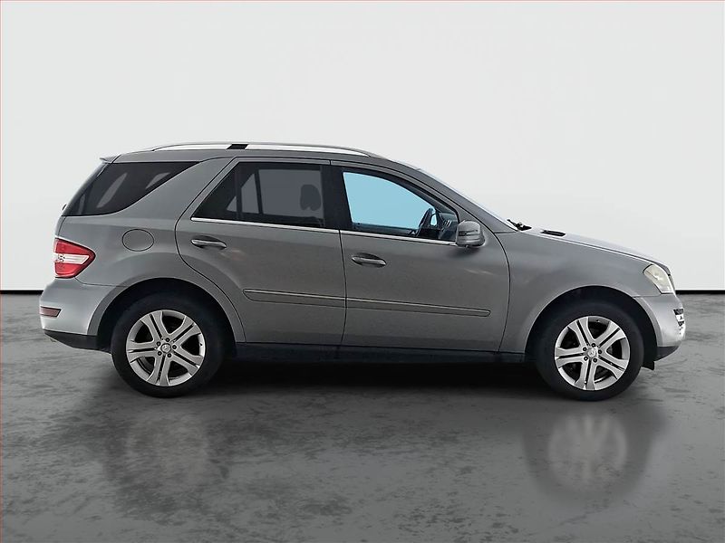 Mercedes-Benz Třídy M (2010) ML 350 CDI, 4X4, Automat - fotka 6 z 19