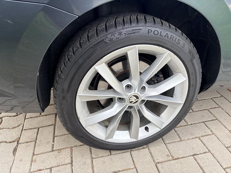 Škoda Superb 2.0TDI 147KW DSG MATRIX 4x4 - fotka 10 z 44