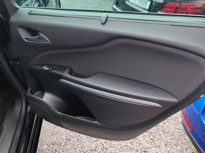 Opel Zafira 1.4 active Tourer - fotka 17 z 24