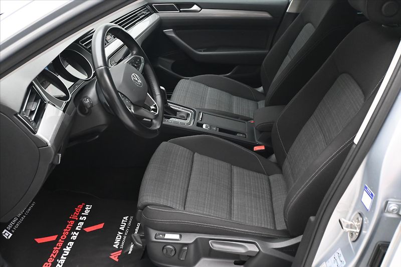Volkswagen Passat 2,0 TDI 110kW DSG Business Zár - fotka 13 z 32
