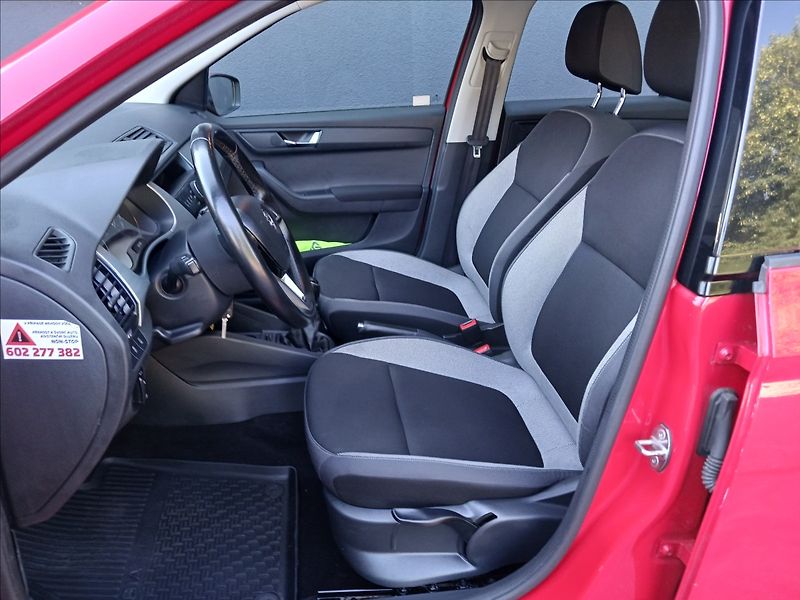 Škoda Fabia 1,2 TSI 66KW KOMBI - fotka 10 z 19