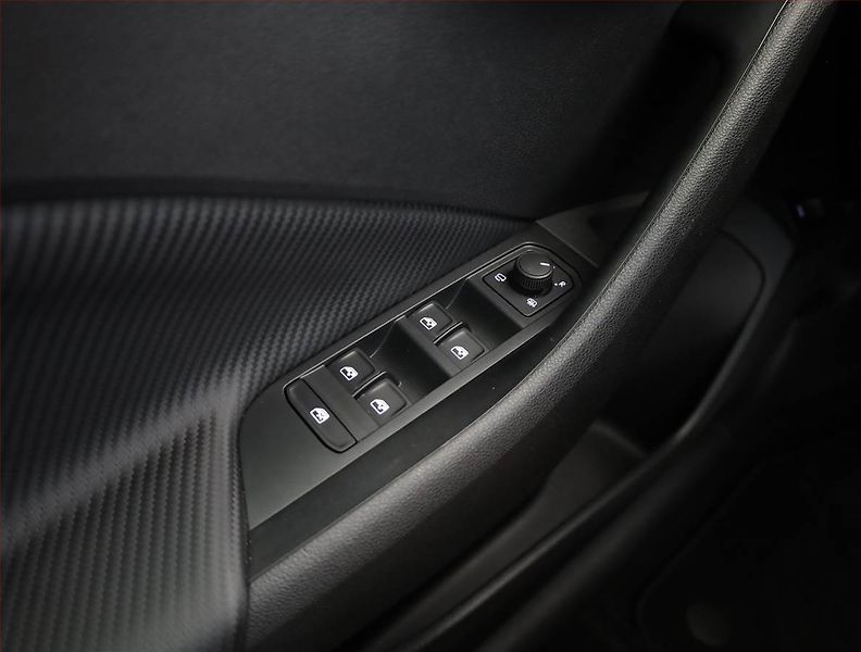 Škoda Kamiq (2024) Monte Carlo 1.0 TSI - fotka 18 z 21