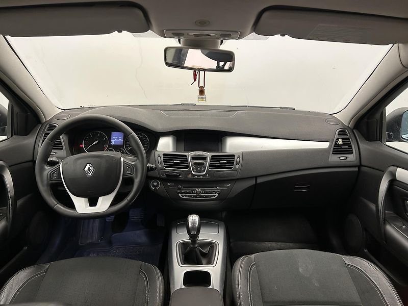 Renault Laguna 1.5 DCI Expression - fotka 5 z 25