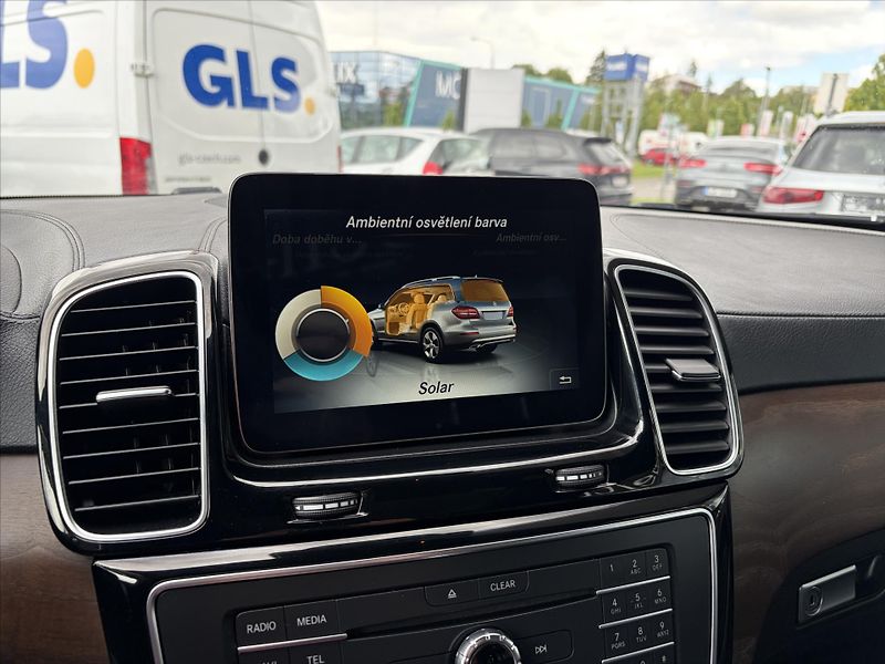 Mercedes-Benz GLS 350d 4M - fotka 11 z 24
