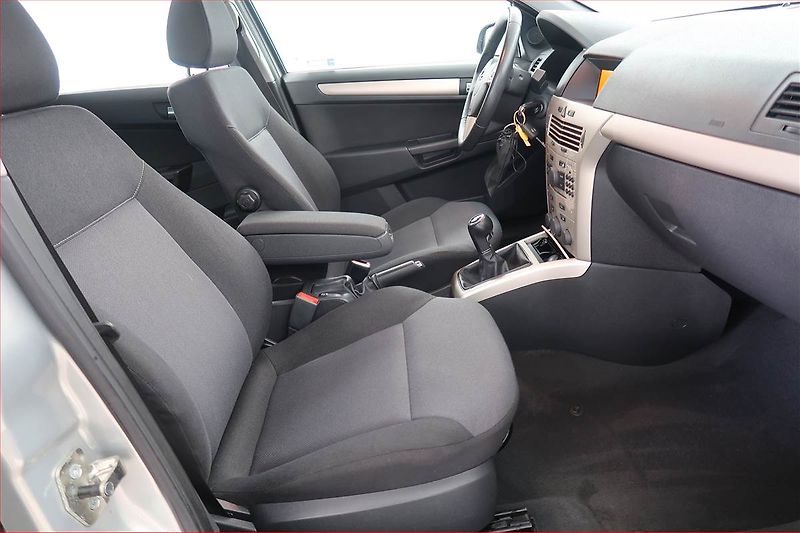 Opel Astra (2008) 1.6 16V, Serv.kniha - fotka 9 z 17