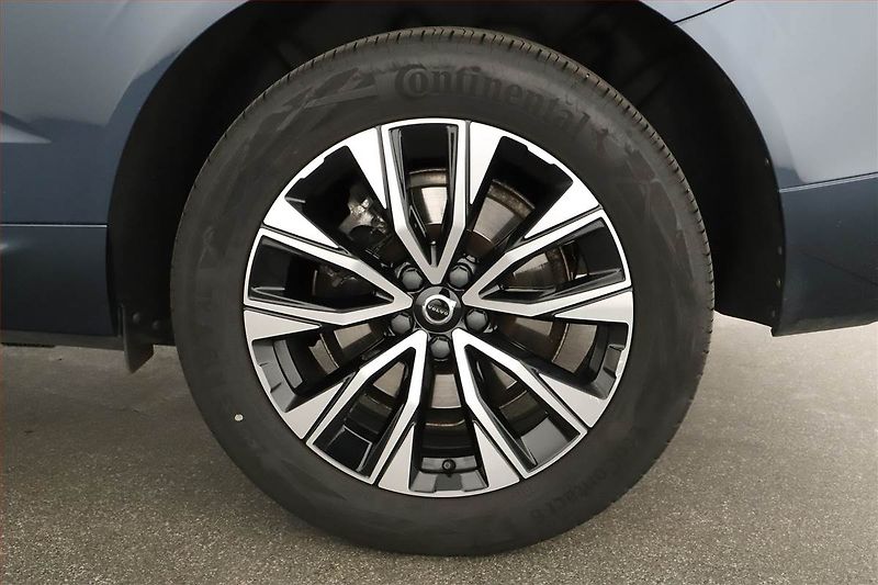 Volvo XC60 (2023) B4 - fotka 20 z 20