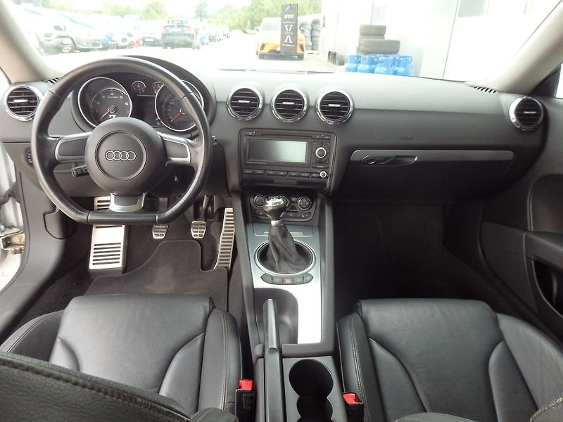 Audi TT 2.0 TFSI 147 kW ZÁLOHOVÁNO - fotka 9 z 16