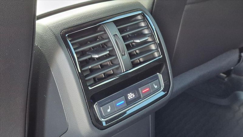 Volkswagen Arteon 2,0 TDi 110 Kw  Shooting Brake - fotka 23 z 27