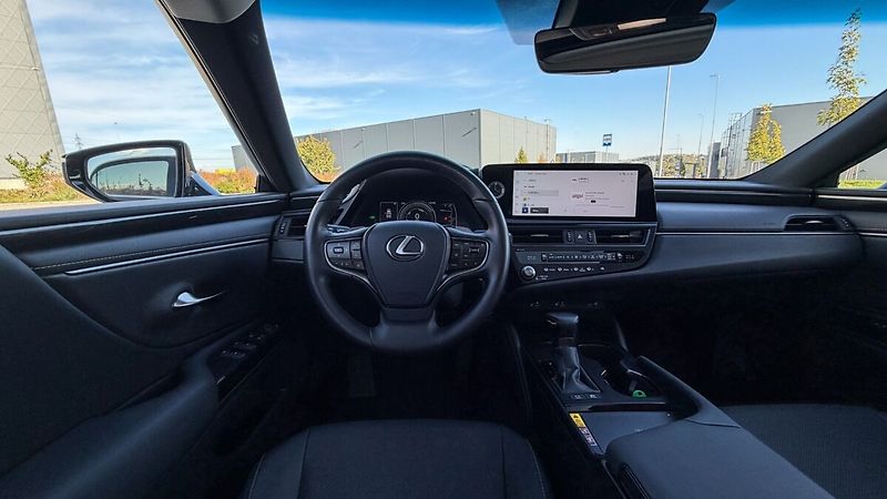 Lexus ES 300h 300H 2,5 HEV LIMITED EDITION - fotka 11 z 26
