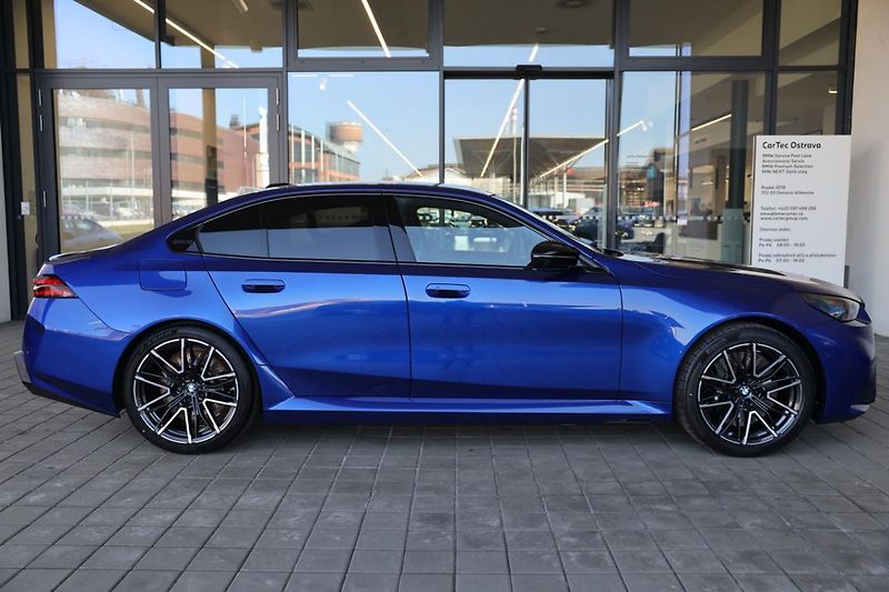 BMW M5 - fotka 4 z 20
