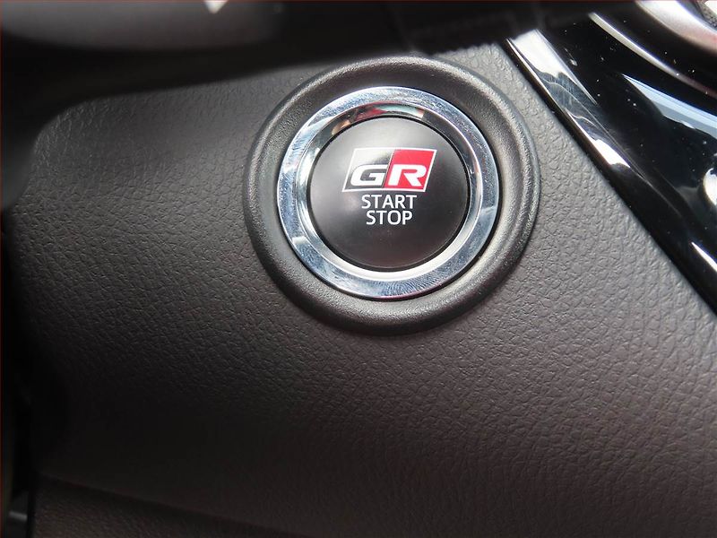 Toyota C-HR (2021) GR Sport 1.8 Hybrid - fotka 20 z 22