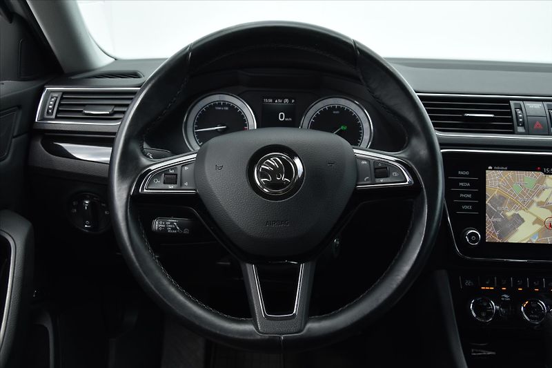 Škoda Superb 2.0 TDI 140kW 4x4 L&K DSG ČR - fotka 16 z 33