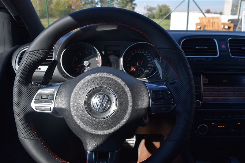 Volkswagen Golf 2,0 GTI 6 PO SERVISE AUTOMAT - fotka 24 z 45