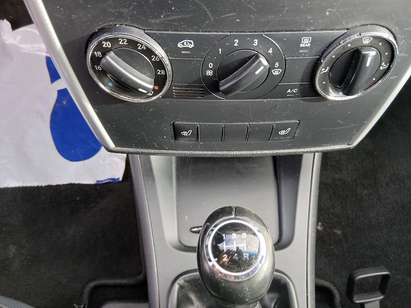 Mercedes-Benz Třídy A 1.7i, Avantgarde  - fotka 19 z 28