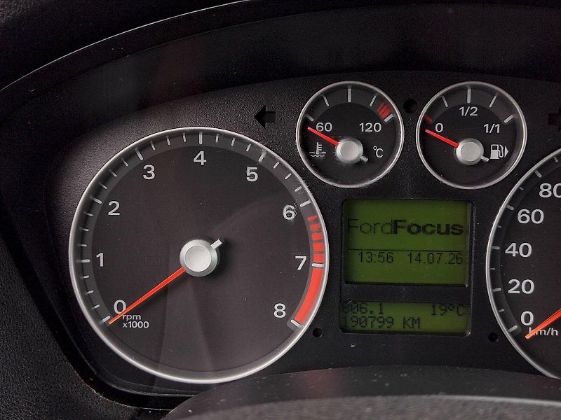 Ford Focus (2006) 1,6 i 74 Kw Automat - fotka 9 z 31