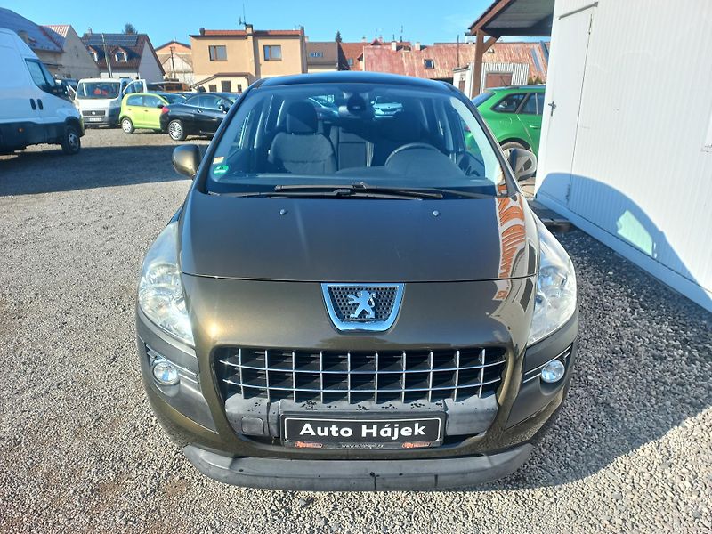 Peugeot 3008 (2009) 2.0HDi 110kW Panorama - fotka 3 z 20