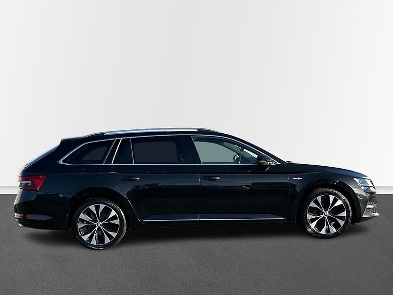 Škoda Superb L&K 2.0 TDI 147 kW DSG Combi - fotka 7 z 23