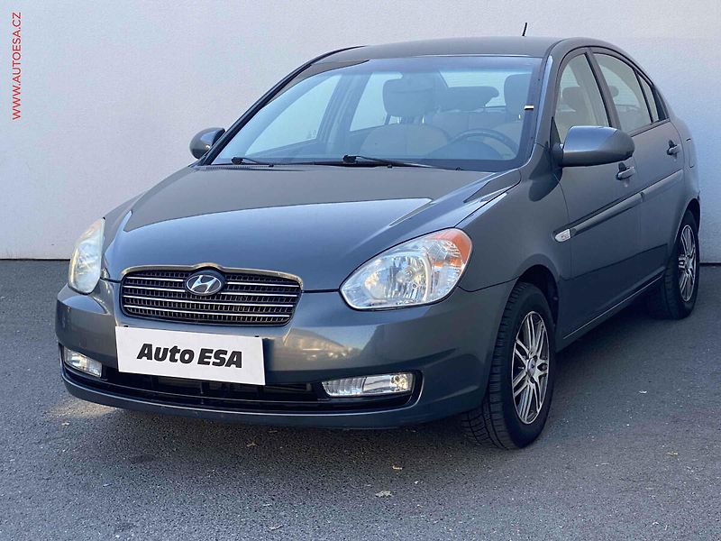 Hyundai Accent (2008) 1.4i, ČR, AC - fotka 3 z 15