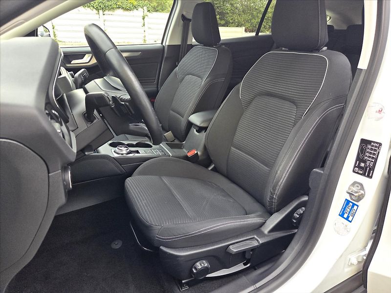 Ford Focus 1,5 EcoBoost 110kW AT Titanium - fotka 8 z 22