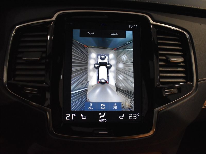 Volvo XC90 2,0 D5 AWD INS, Bowers,vzduch, - fotka 24 z 31