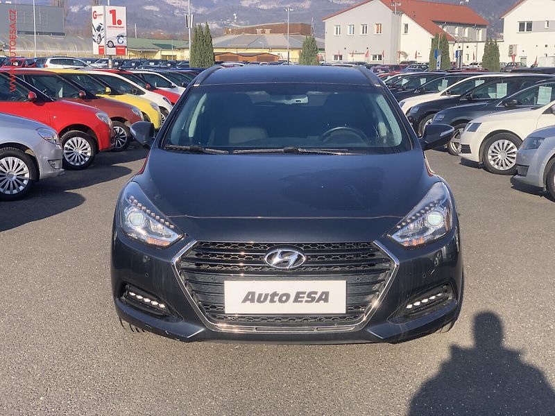 Hyundai i40 (2015) 1.7 CRDi, Automat - fotka 2 z 17