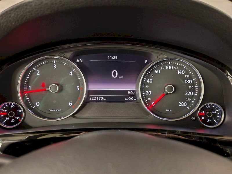 Volkswagen Touareg (2018) 3.0 TDI 193 kW DSG R-line - fotka 7 z 31
